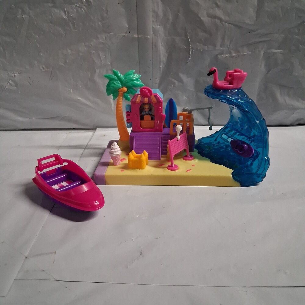 Polly Pocket World Surf 'N' sandventure sand castle playset w/ 1 play figure2018